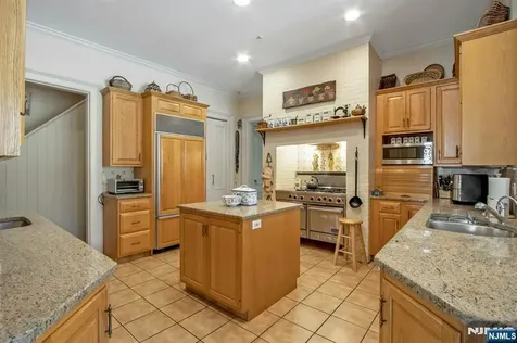 167 Maple Street Englewood NJ 07631