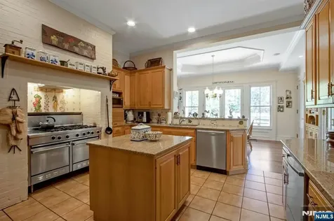 167 Maple Street Englewood NJ 07631