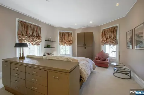 167 Maple Street Englewood NJ 07631