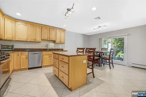 4 Maple Avenue Waldwick NJ 07463