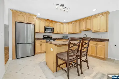 4 Maple Avenue Waldwick NJ 07463