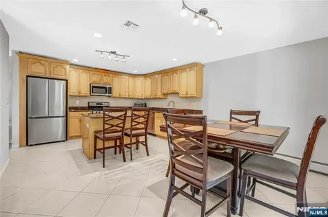 4 Maple Avenue Waldwick NJ 07463