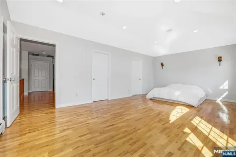4 Maple Avenue Waldwick NJ 07463