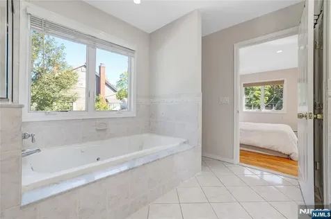 4 Maple Avenue Waldwick NJ 07463