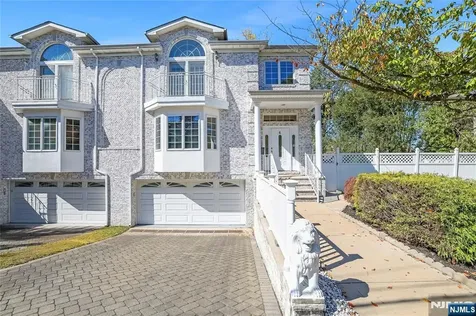 4 Maple Avenue Waldwick NJ 07463