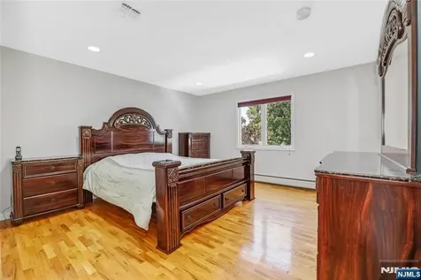 4 Maple Avenue Waldwick NJ 07463