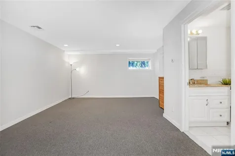 4 Maple Avenue Waldwick NJ 07463