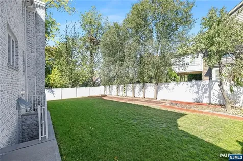 4 Maple Avenue Waldwick NJ 07463