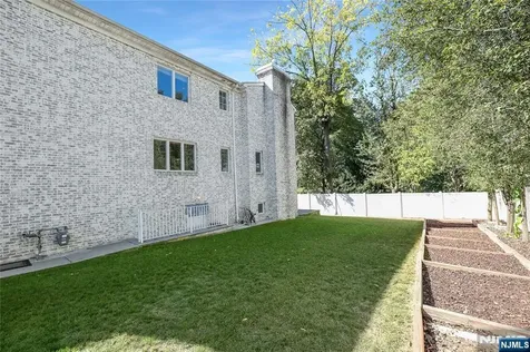 4 Maple Avenue Waldwick NJ 07463
