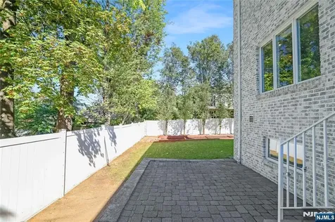 4 Maple Avenue Waldwick NJ 07463