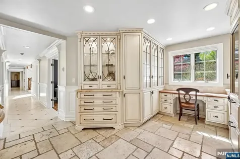 554 Hampton Hill Road Franklin Lakes NJ 07417
