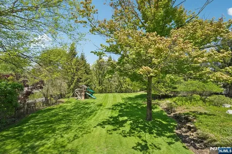 554 Hampton Hill Road Franklin Lakes NJ 07417