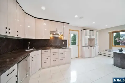 2 Millo Place Little Ferry NJ 07643
