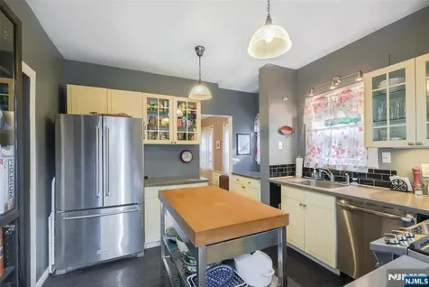 383 Park Avenue Rutherford NJ 07070