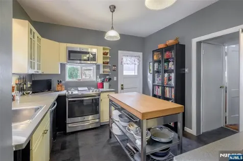 383 Park Avenue Rutherford NJ 07070