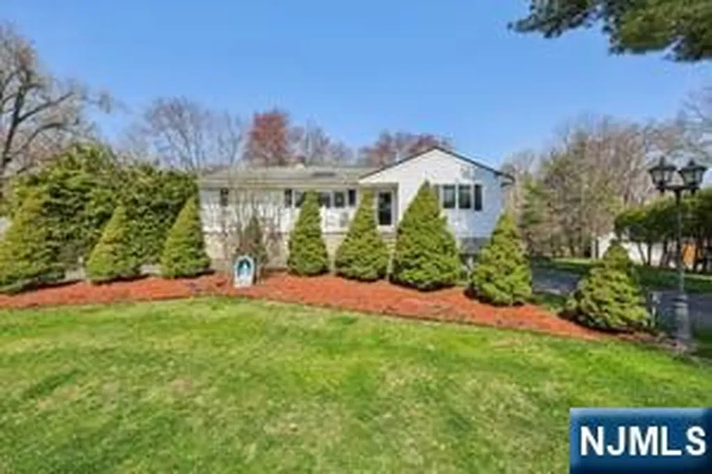 22 John Circle Norwood NJ 07648