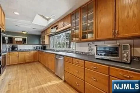 22 John Circle Norwood NJ 07648