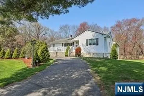 22 John Circle Norwood NJ 07648
