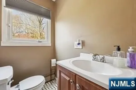 22 John Circle Norwood NJ 07648