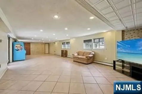 22 John Circle Norwood NJ 07648