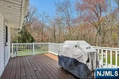 22 John Circle Norwood NJ 07648
