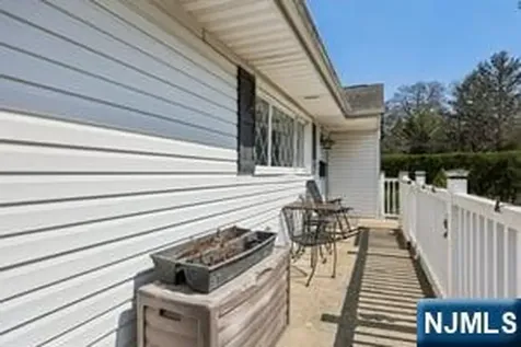 22 John Circle Norwood NJ 07648