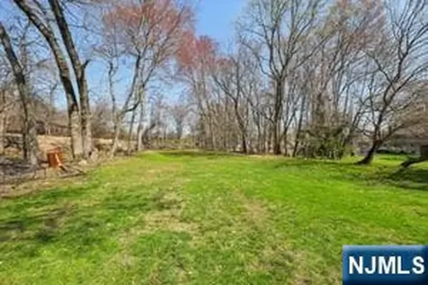 22 John Circle Norwood NJ 07648