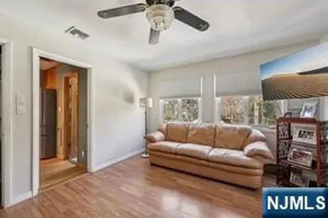 22 John Circle Norwood NJ 07648
