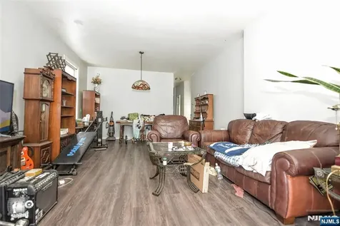 557 Hudson Avenue Weehawken NJ 07086