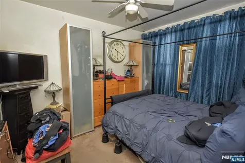 557 Hudson Avenue Weehawken NJ 07086