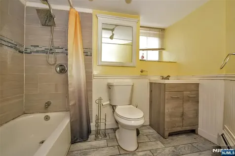557 Hudson Avenue Weehawken NJ 07086