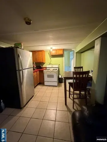 557 Hudson Avenue Weehawken NJ 07086