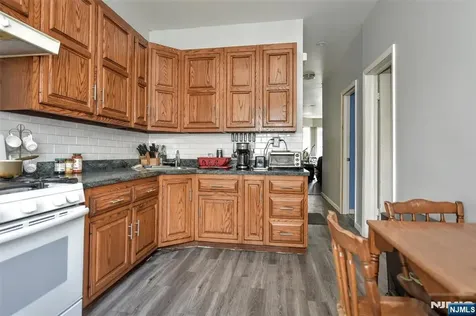 557 Hudson Avenue Weehawken NJ 07086