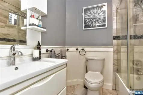 557 Hudson Avenue Weehawken NJ 07086