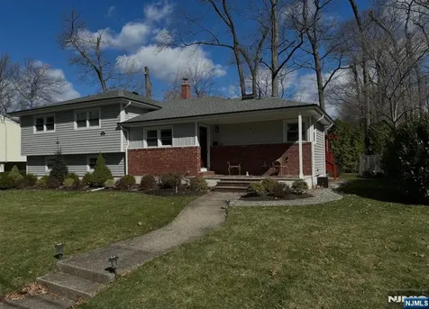 986 Wildwood Road Oradell NJ 07649