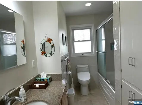 986 Wildwood Road Oradell NJ 07649