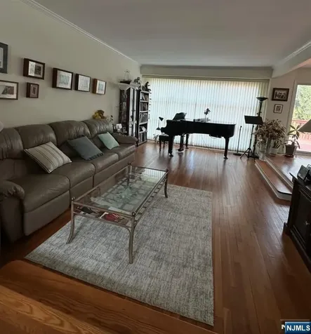986 Wildwood Road Oradell NJ 07649