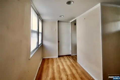 84 12th Street Hawthorne NJ 07506