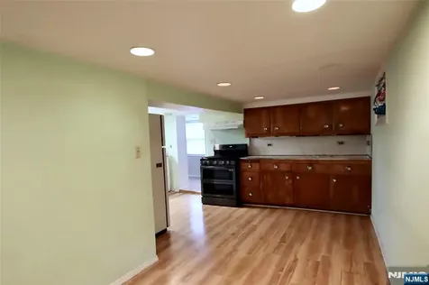 84 12th Street Hawthorne NJ 07506
