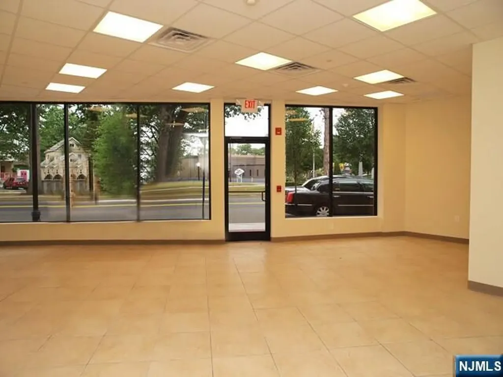 683 Main Hackensack NJ 07601