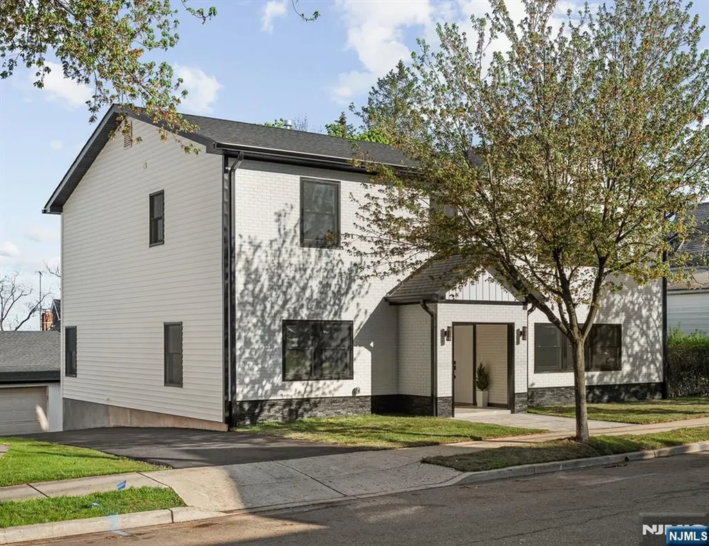 432 Jefferson Street Carlstadt NJ 07072