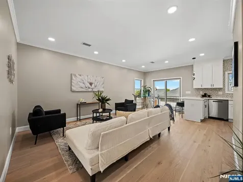 432 Jefferson Street Carlstadt NJ 07072