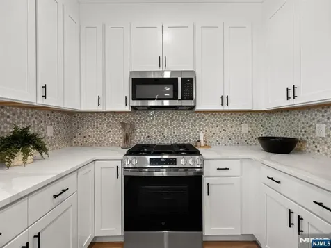 432 Jefferson Street Carlstadt NJ 07072