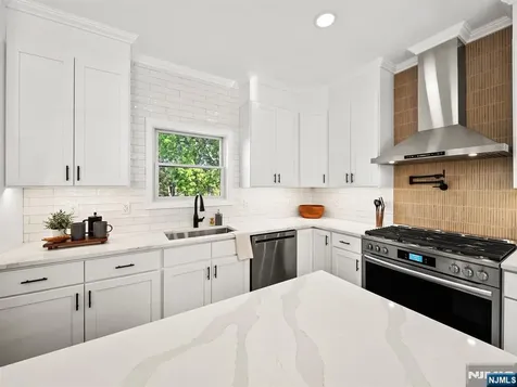 432 Jefferson Street Carlstadt NJ 07072