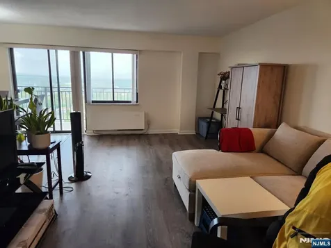 233 12th Street Palisades Park NJ 07650