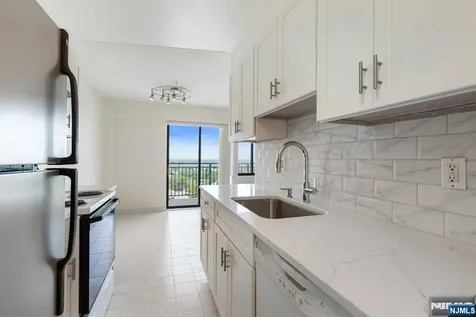 233 12th Street Palisades Park NJ 07650