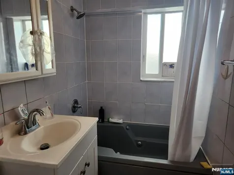 233 12th Street Palisades Park NJ 07650