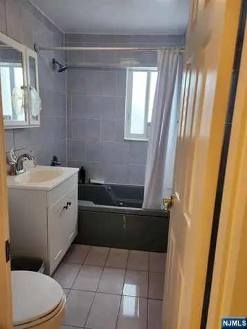 233 12th Street Palisades Park NJ 07650