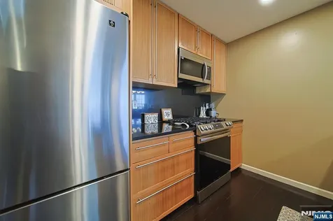 33 Markham Circle Englewood NJ 07631