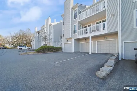 33 Markham Circle Englewood NJ 07631
